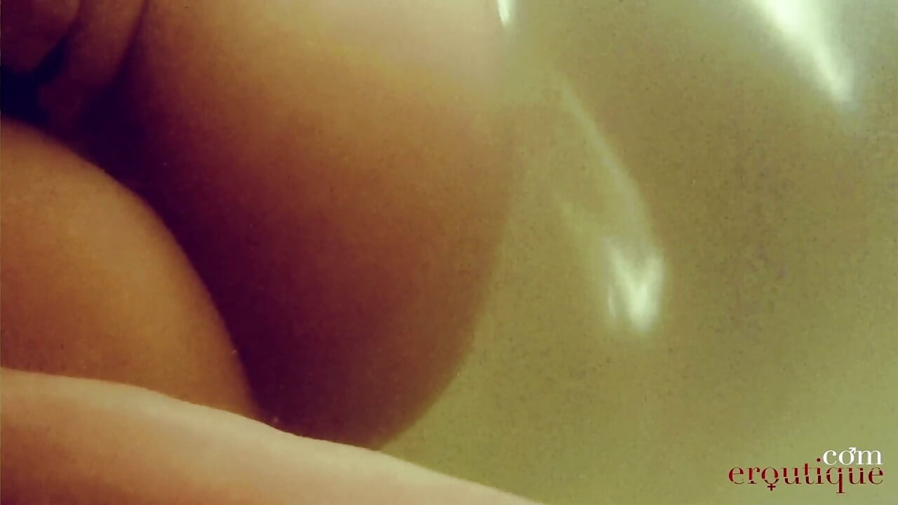 Candice Luca - My Sexy Spring Bath for You