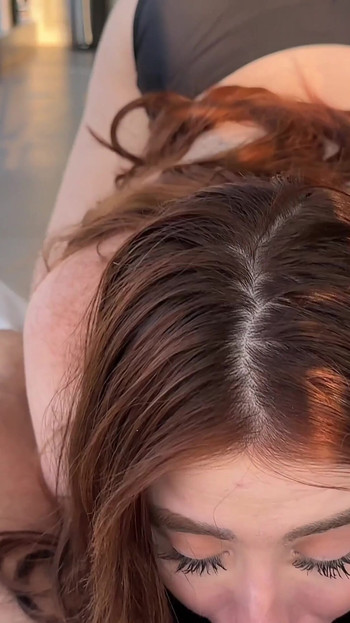 Moment à partager absolument de « Laisser mon copain de coloc essayer ma gorge »