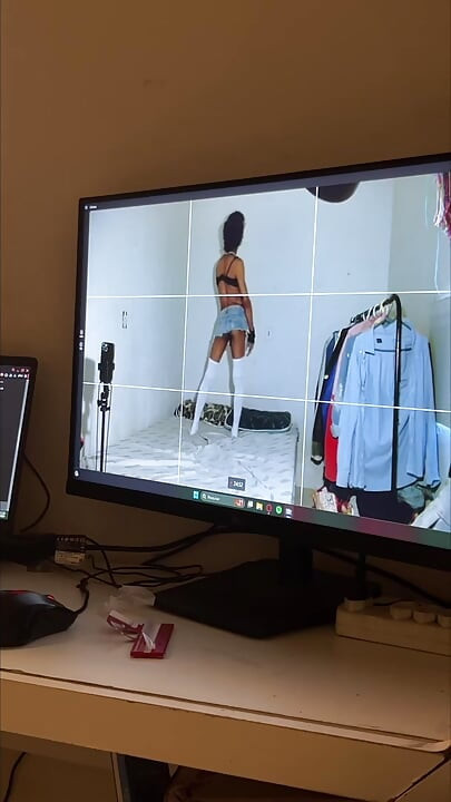 Sex Siren with Cumshot