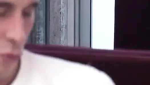 Perfekte sekretärin mit tinte aus frankreich anal im büro penetriert