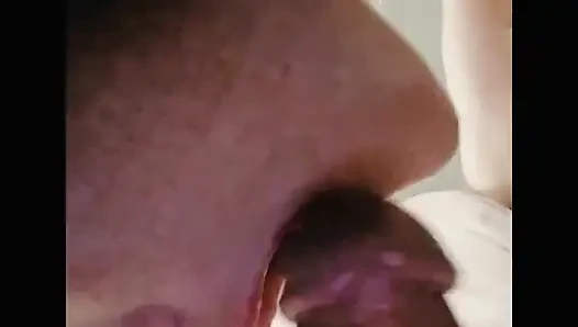 Sexy Brunette Loves to Slurp