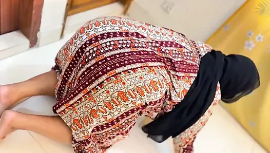 Египетская красивая фигуристая большая задница, горячая мусульманская мачеха застряла под кроватью, то она хочет анальный трах от меня!