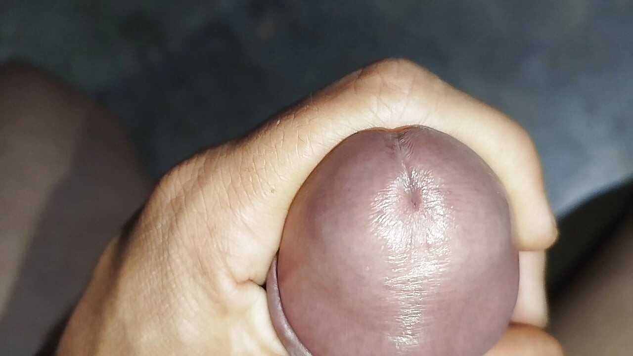 縛られたペニスを見せる