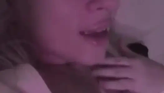 Silly goose sama ibu tirinya sendiri