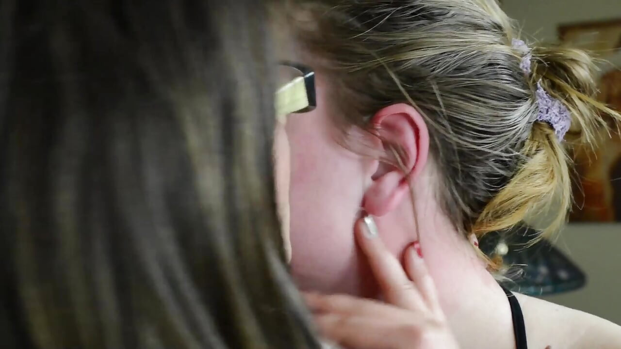 Faceslapping - by domina Linda Rush and her slave Kamilla Stein