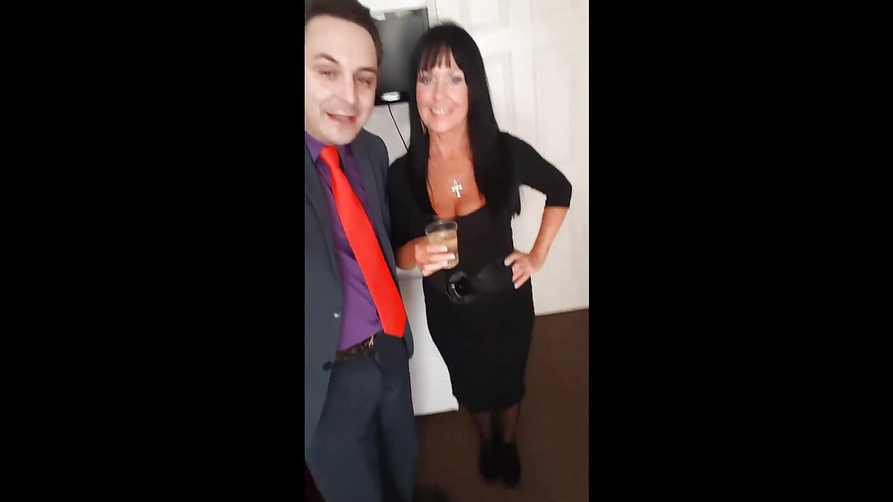 Picioarele Donnei Africa se joacă cu pulele Andreei Dipre