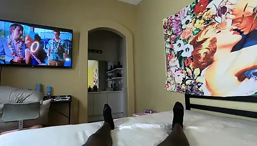 Büyük yarak üzerinde şekerle şimdiye kadarki en iyi oral seks