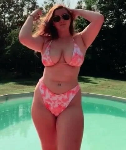 Brianna Mann Wants You To Jerk Off To Her Right Now