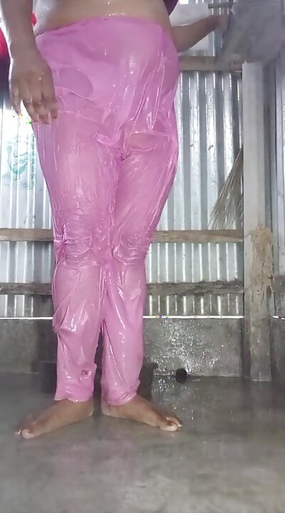 اسمحوا لي أن أعرف كيف تحول فيديو الاستحمام الخاص بي