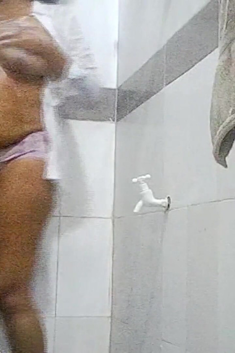 Sri Lankan Bathroom Bath Fun