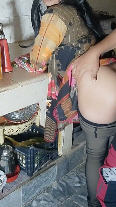 Indian Maid Fucked By House Owner In Kitchen, hindi Anal sex viral video | Clip 1