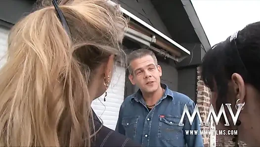 Reife dame bringt einem paar bei, wie man fickt