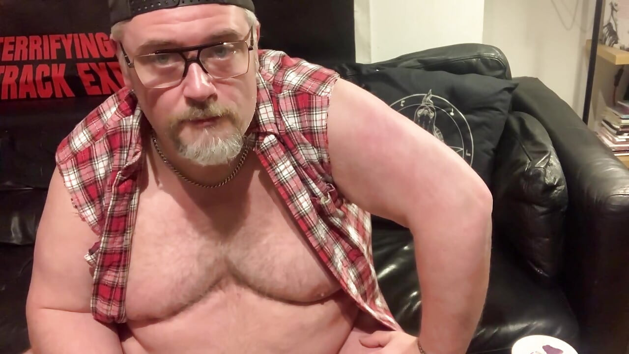 Fat Daddy Pig Wanks His Fat Cock