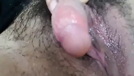 毛茸茸的阴户与巨大的阴蒂