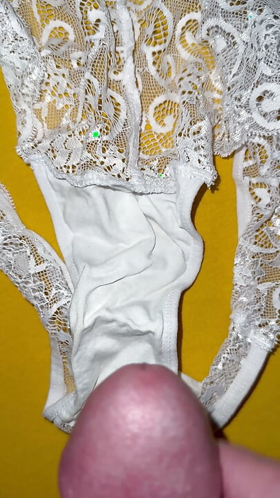Sperma op slipje vrouw 36