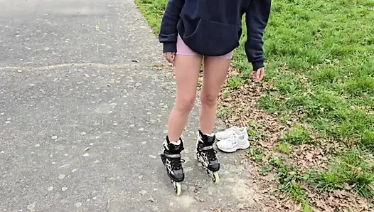 Tetanggaku belum pernah dudukin sepatu roda layang-layang dan berujung ngentot kontolku di luar ruangan