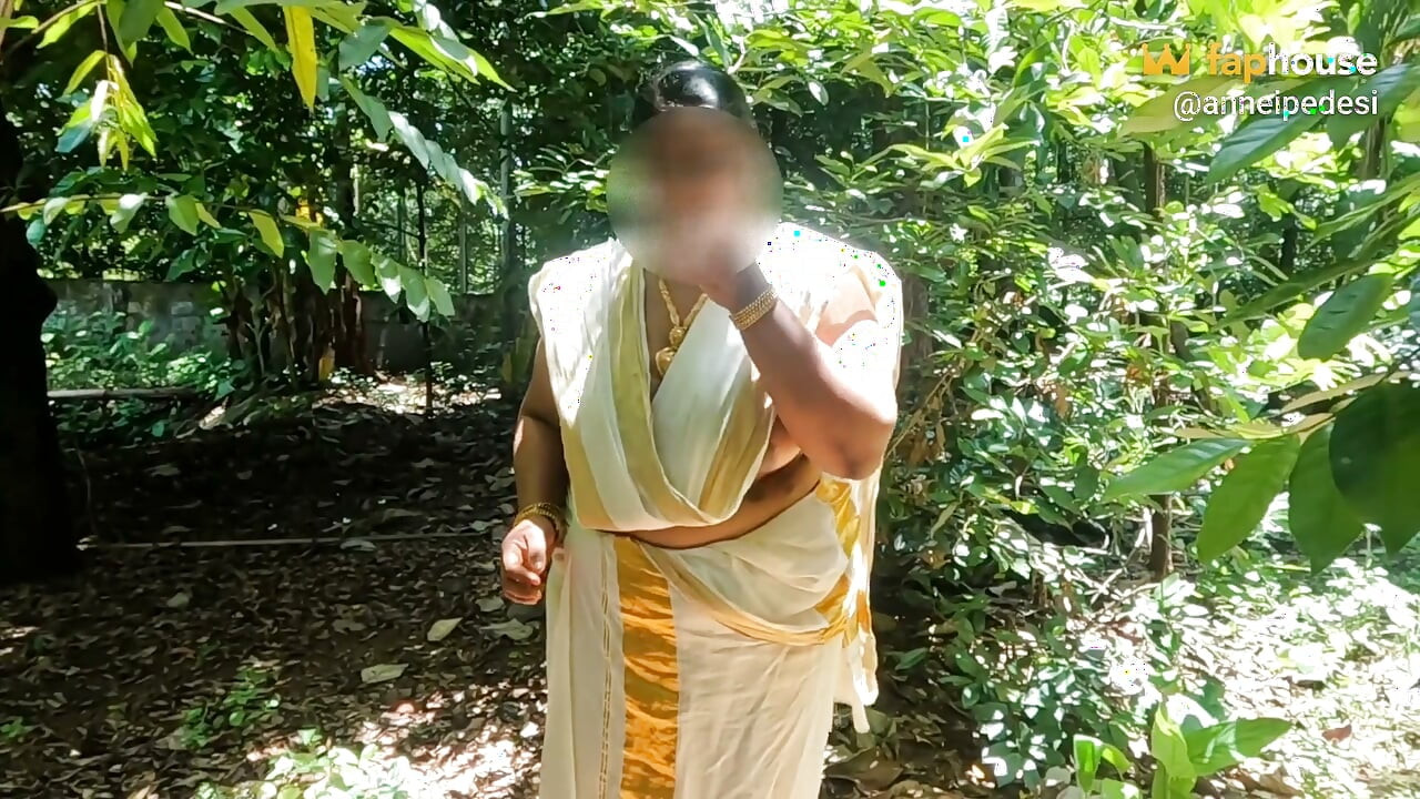 Kerala Style Traditional Set Mundu, Girl Getting Naked Outdoor Exposing Her Sexy Nude Body.