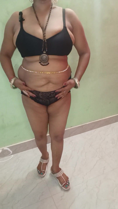 Indian bbw bhabhi dance and sex saree blouse clear hindi voice | Clip 1