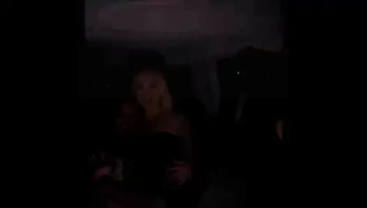 İki büyük zenci yarağı iki pawg'i sikiyor
