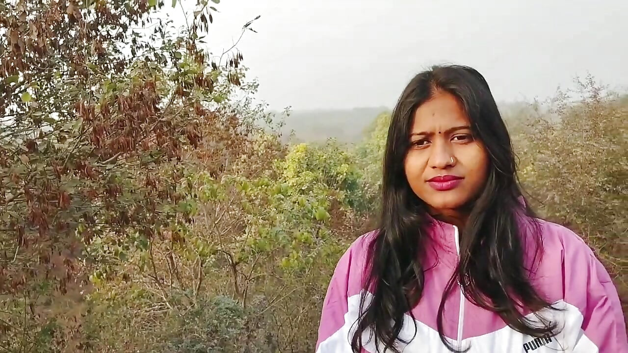 Horny Bengali secretary fucks her boss in Delhi to maintain her sexy figure