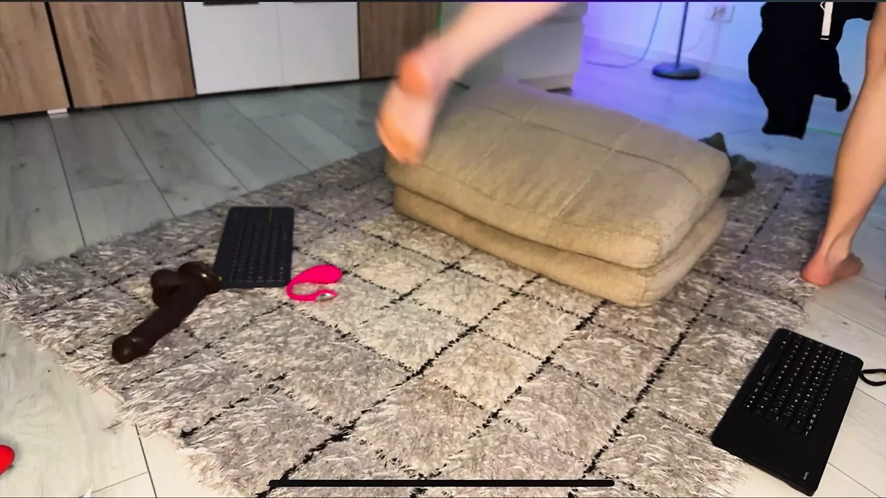 Anal fucking with huge dildo