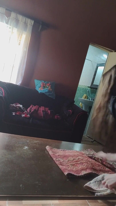 상사의 장난감을 발견하고 자위하는 하녀