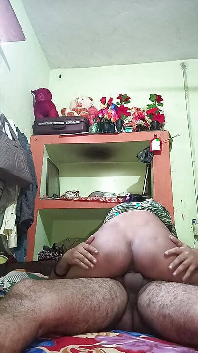 인도 푸자 바비 카우걸