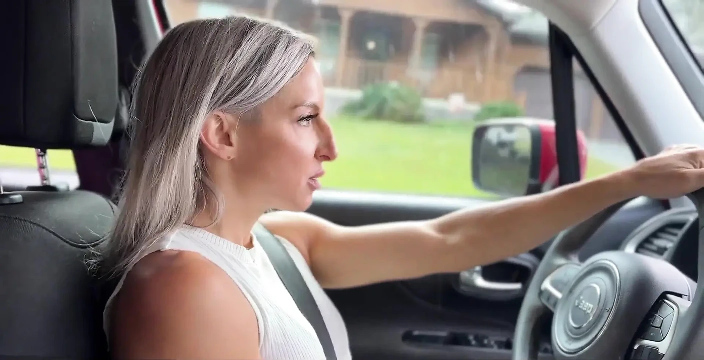 Lora Cross是如此饥渴