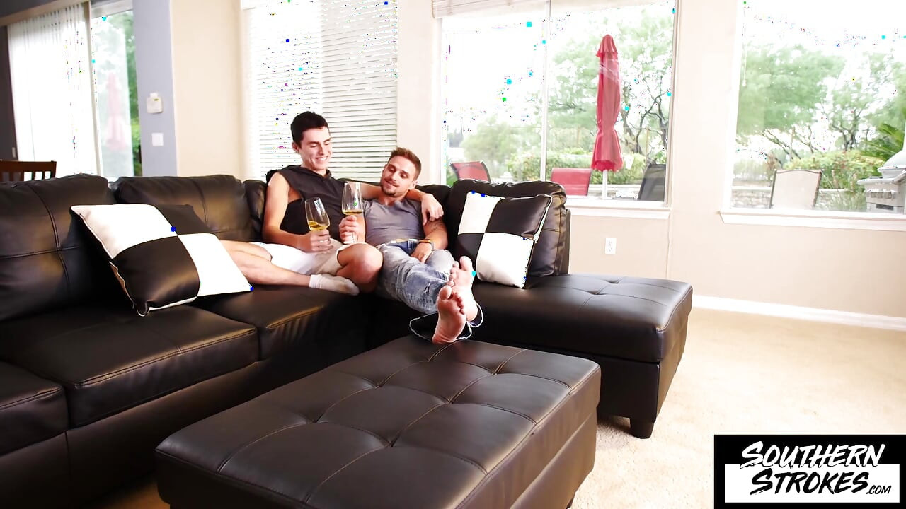 Southernstrokes Bearded Stud Xavier Ryan Barebacked by Hung Twink Jackson Reed