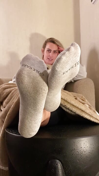 Milf Shows Off her Hot Sweaty Dick Stiffening Soles