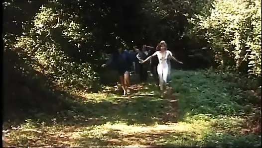 Bahçede seks partisi