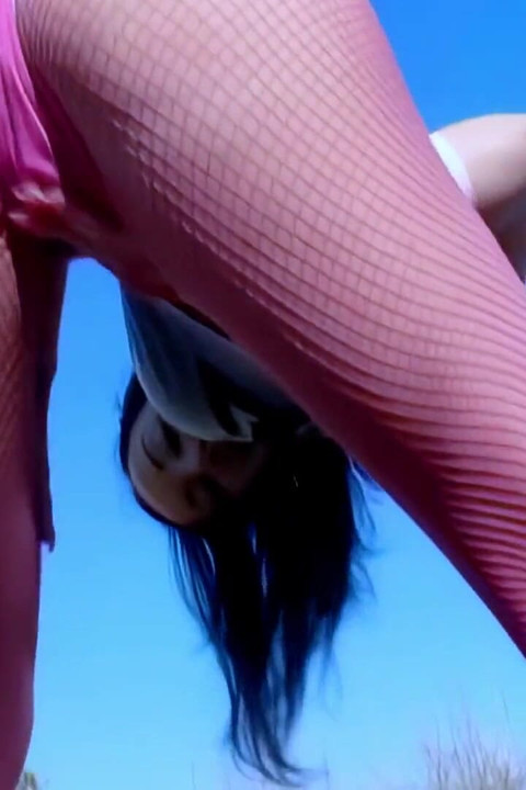 Ana-martin: bintang bokep rambut cokelat dengan besar ana martin lagi asik tari striptis hot