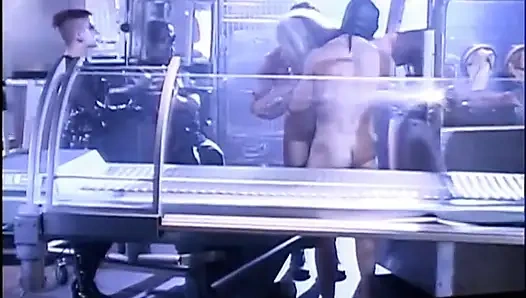 Seks threesome sama cewek rambut pirang yang aduhai - 2 adegan dalam 1