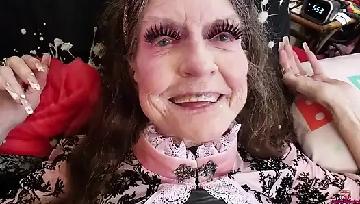 Seksi Sandra yüzüne anal seks yapıyor