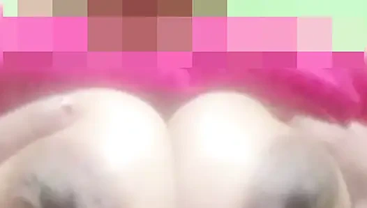 mamta bhabi ne chut main ungli kar ke chut se pani nekali