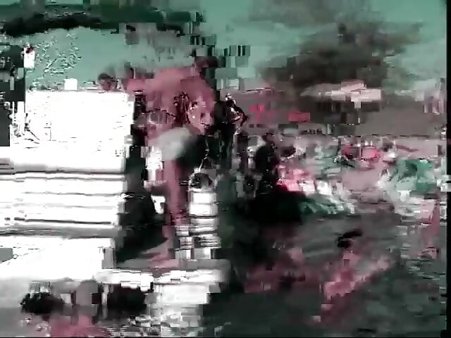 seksi kaale baal vaali milf(chodne laayak mammi) naav par jordaar gand chudaee karti hai