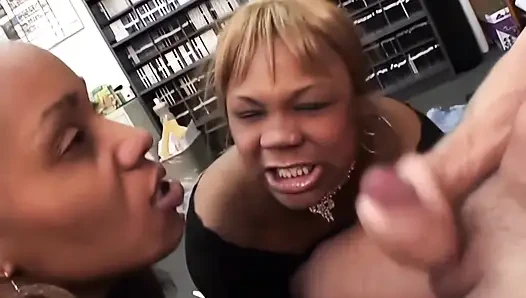 Verrückte Schlampen Für Heißen Penis