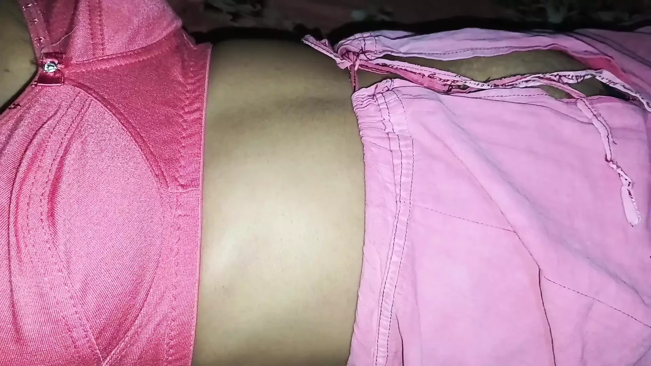 My brother-in-law squeezed my nipple with the thick cock of my pussy fuck