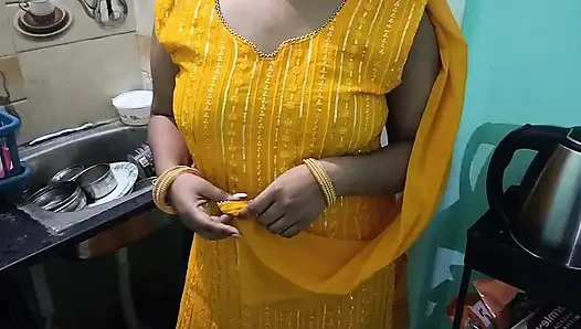 Stepbrother ne muje apna lund chusne bola aur meri chut ki seal todi