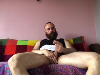 Bearded guy wanking cum