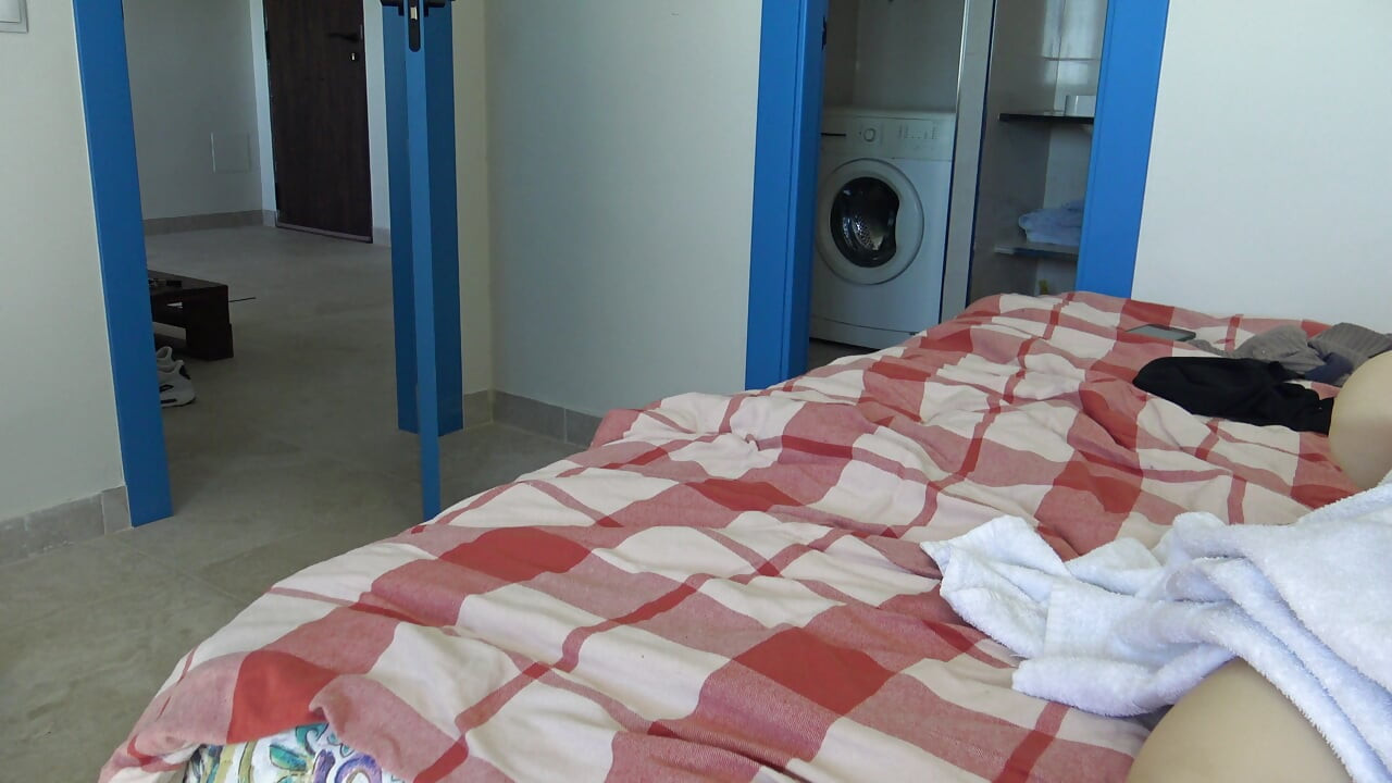 Meu enteado goza dentro de 1 minuto depois que eu toquei seu pau