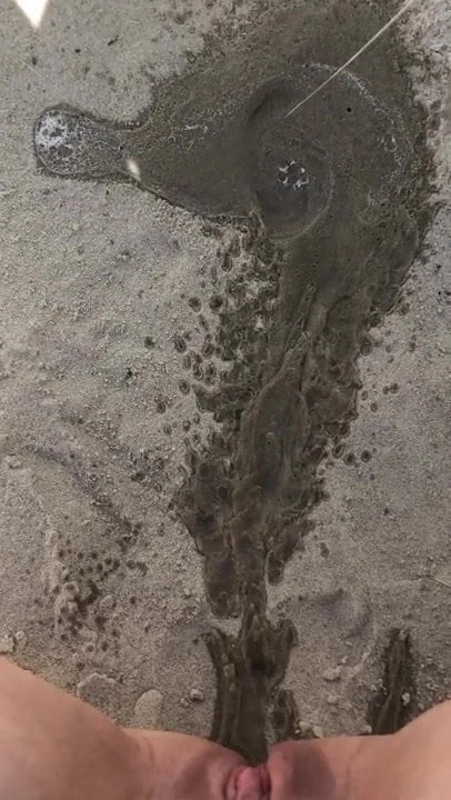 Pissing on sand