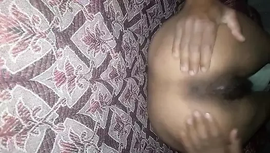 Büyük göt ve amcık sıkı köy parmaklıyor