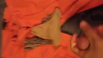Cum üzerinde oda arkadaşları pantolon ve külot