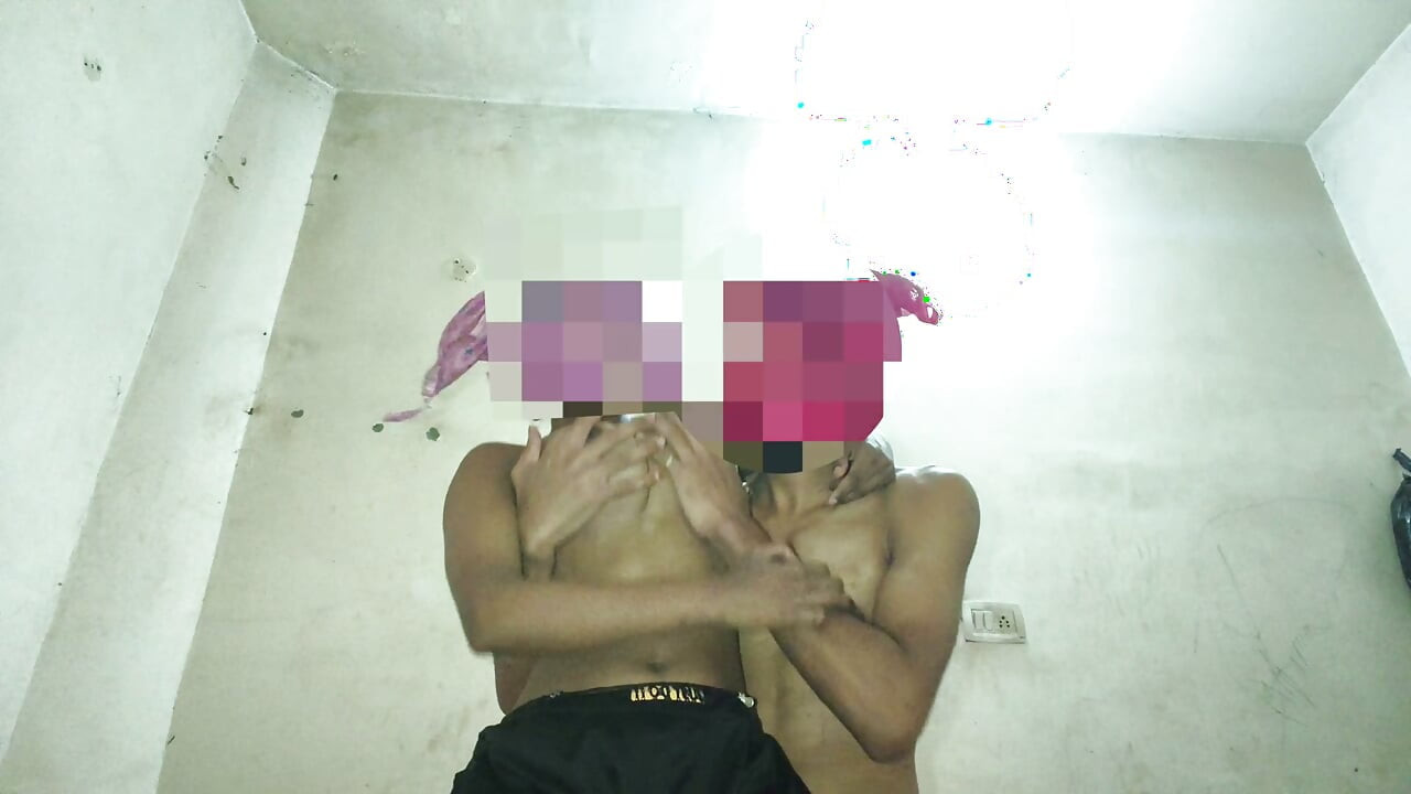 Aaj apni girlfriend ko ghar bulaya aur uski pyaas bujhaai