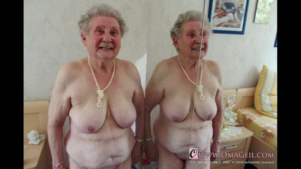 Oldnanny maduras lesbianas usando juguetes para placer