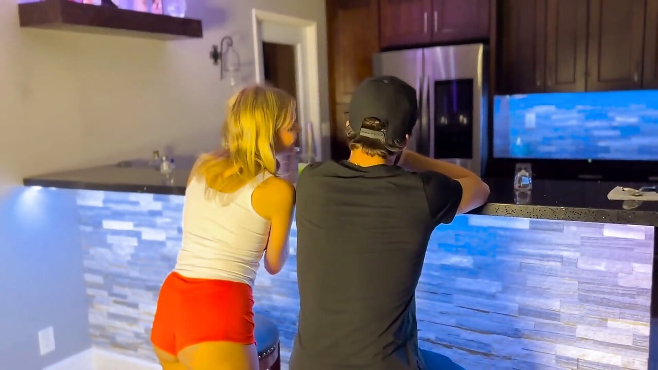 Hooters Girl Coco Lovelock Got Fucked in the Mouth
