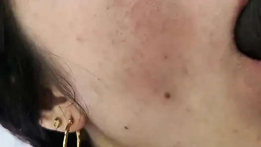 Я кладу весь его член в рот и заставить все молоко выйти, чтобы проглотить!