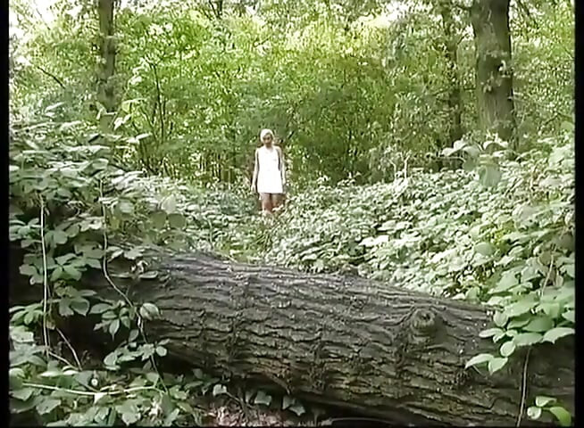 Top solo piss girl Tamara - Mega XXL Pissing