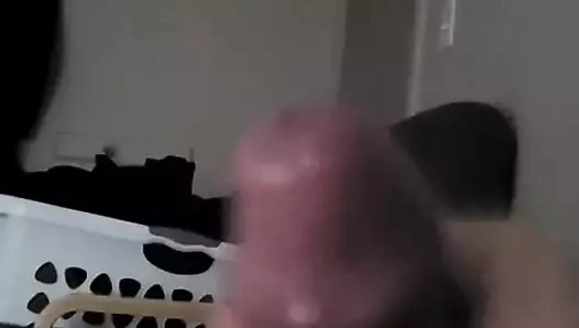 Pump porn video – Dude jacking off
